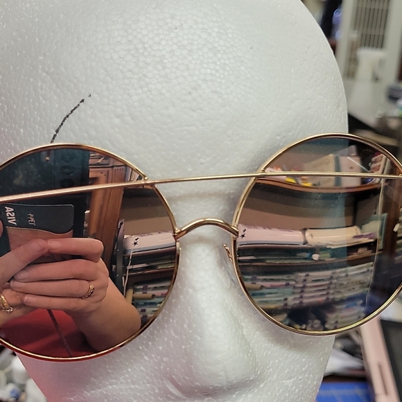 Gold Tone Wire Framed Sunglasses Retro Vintage - Picture 8 of 8